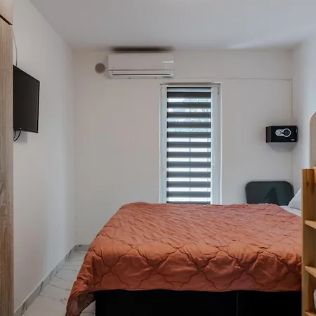 By The Sea - 23250 Apartman Vir