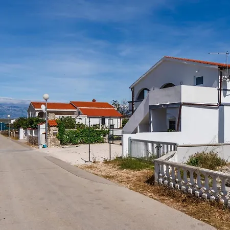 By The Sea - 23250 Apartman Vir