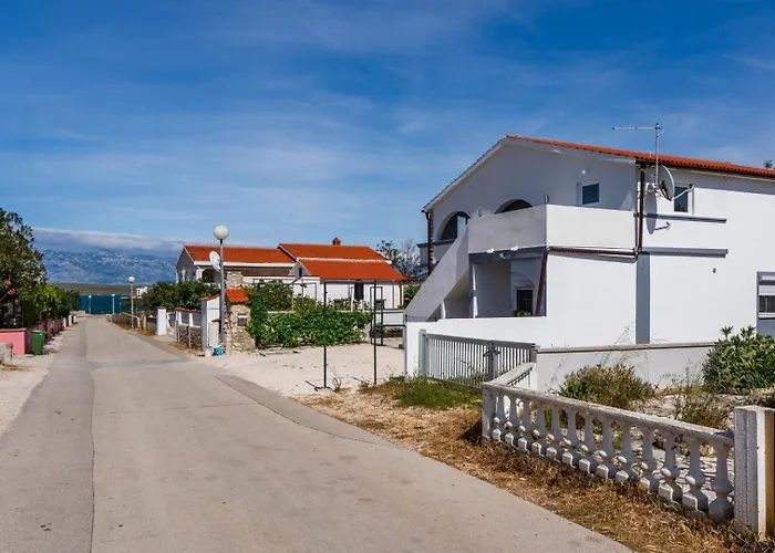 By The Sea - 23250 Apartman Vir